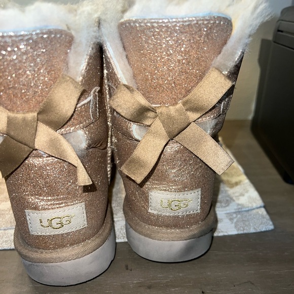 Ugg Gold Mini Bailey Bow Sparkle Size 9 - Picture 2 of 8